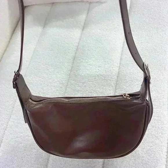 - Elegant Brown Faux  Leather Shoulde Bag - Picture 4 of 5